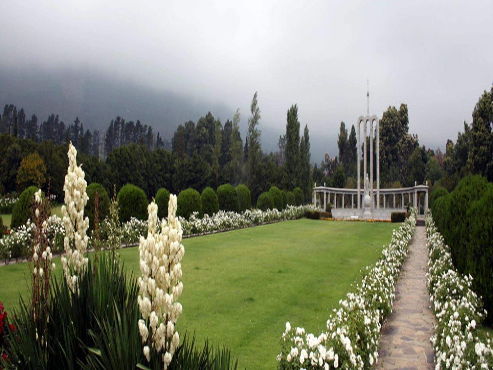 Le Petit Paris Hotell Franschhoek Exteriör bild