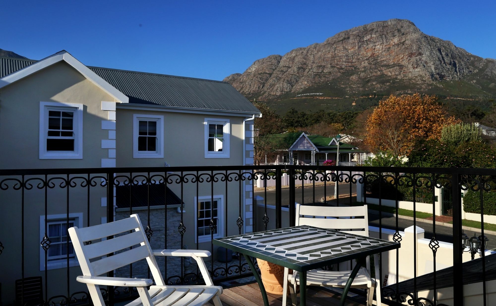 Le Petit Paris Hotell Franschhoek Exteriör bild